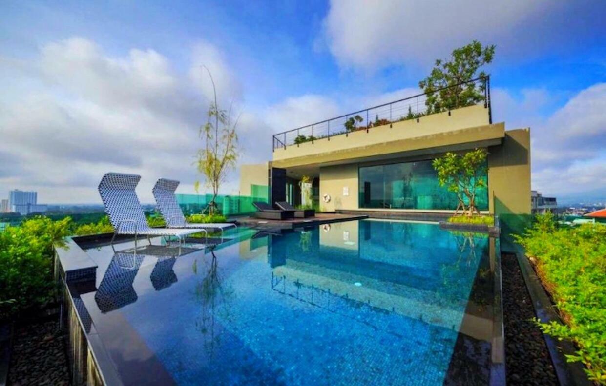 The Astra Suites Chiang Mai Buitenkant foto