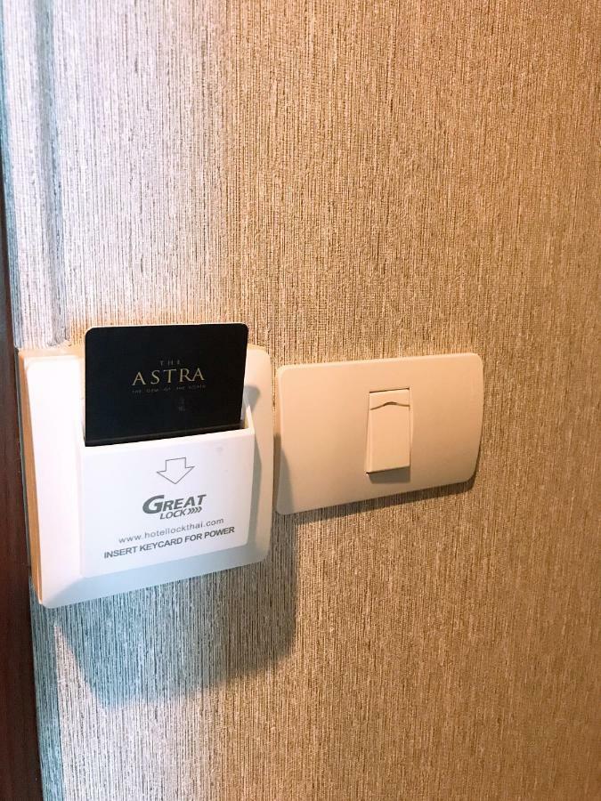 The Astra Suites Chiang Mai Buitenkant foto