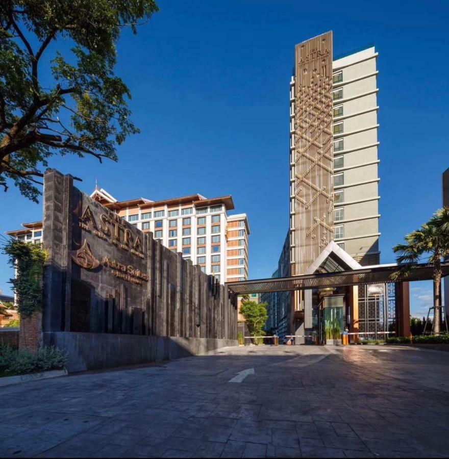 The Astra Suites Chiang Mai Buitenkant foto