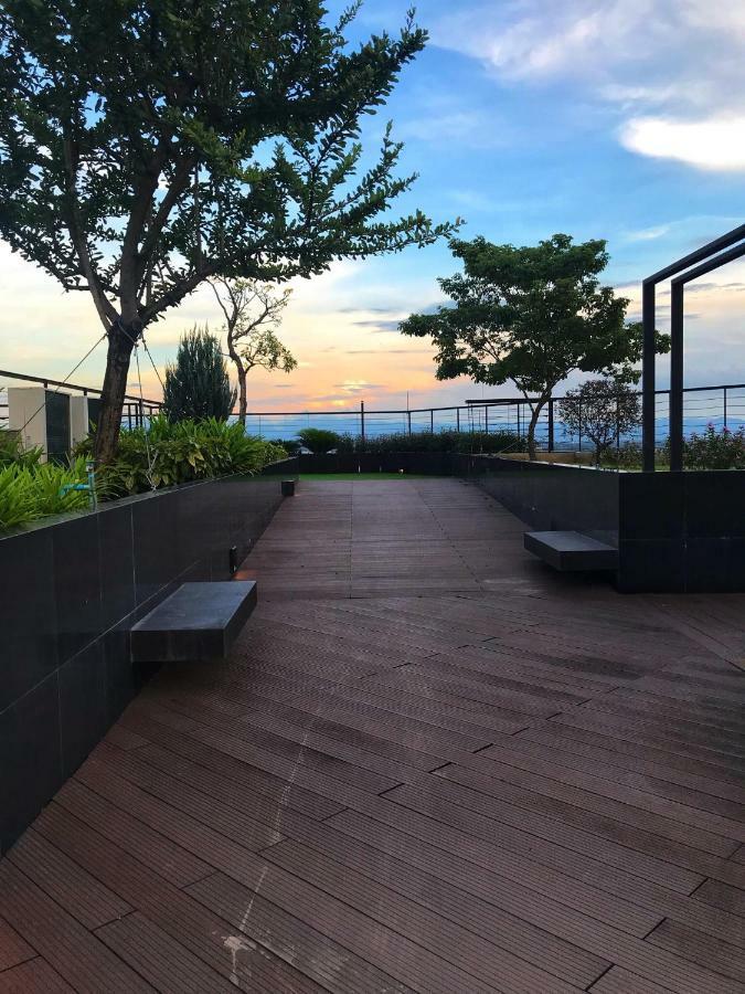 The Astra Suites Chiang Mai Buitenkant foto