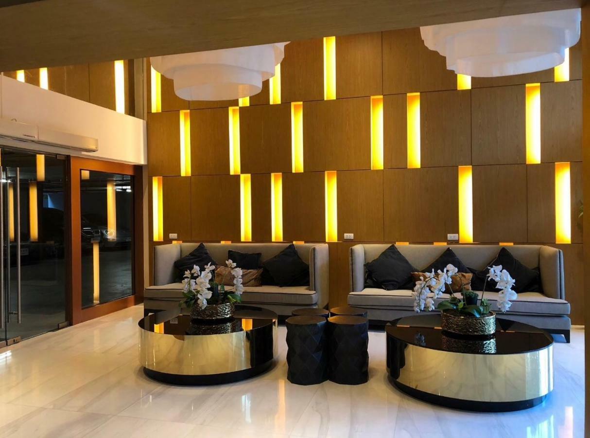 The Astra Suites Chiang Mai Buitenkant foto