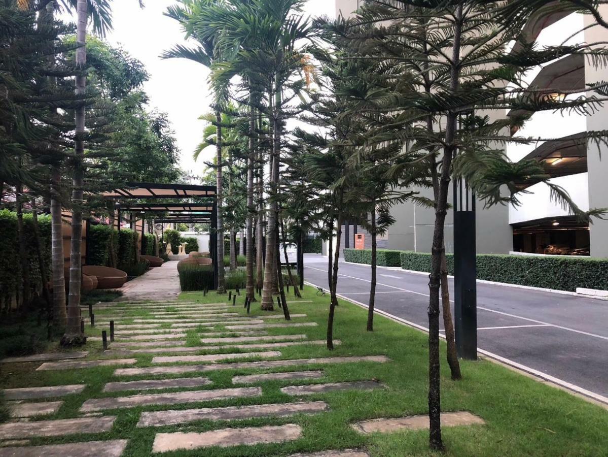The Astra Suites Chiang Mai Buitenkant foto